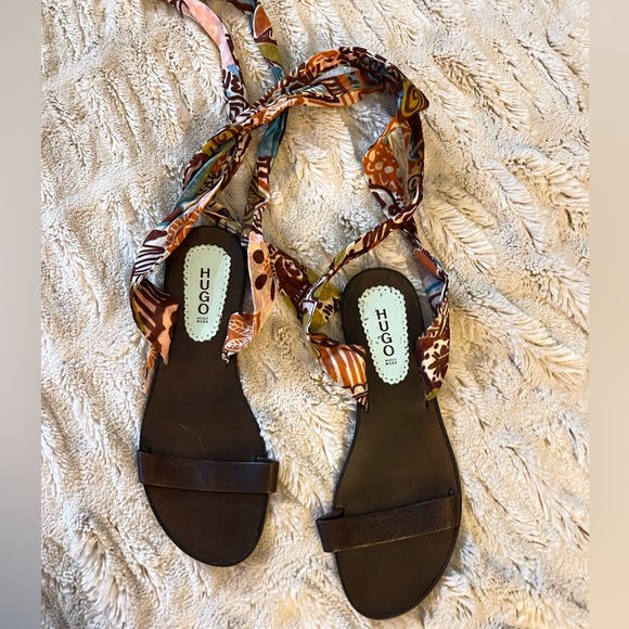 HUGO BOSS WRAP UP SANDALS. - Picture 2 of 8